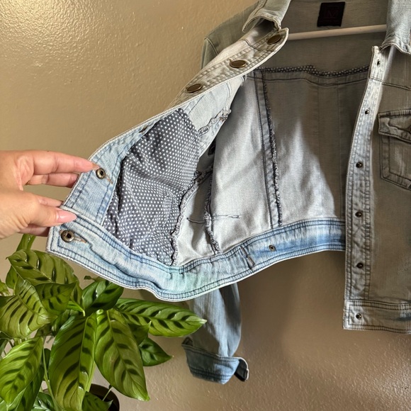 Jean jacket - Picture 9 of 14